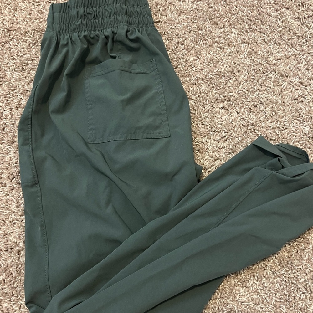 Size small green/gray pants. Great for hiking or casual.